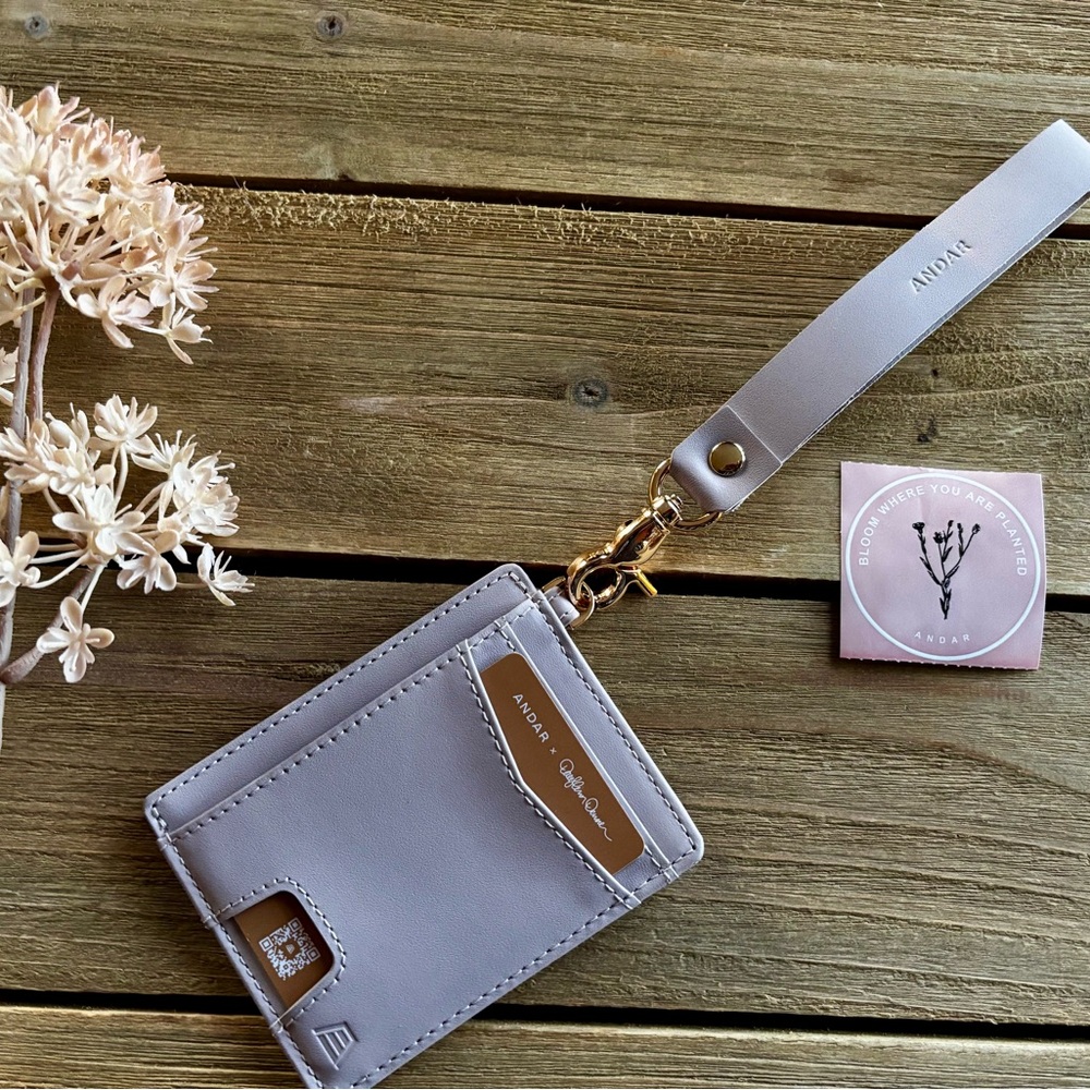 Andar Denner card holder with strap